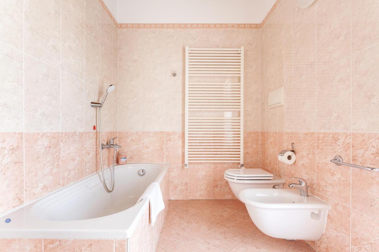 Apartment Misiadele Carnago Zewnętrze zdjęcie