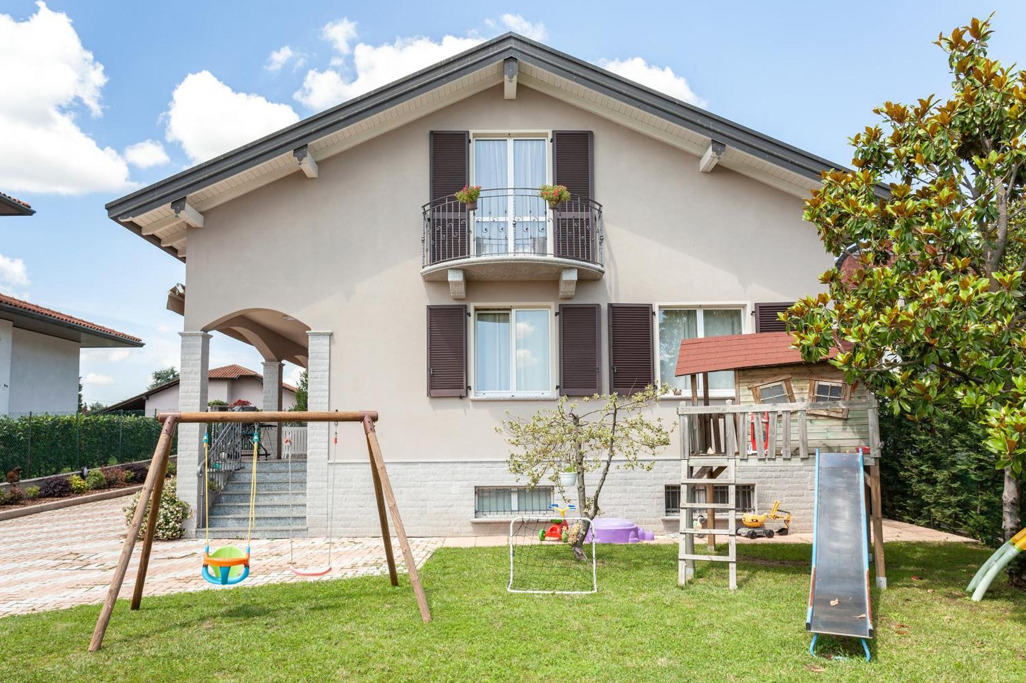 Apartment Misiadele Carnago Zewnętrze zdjęcie